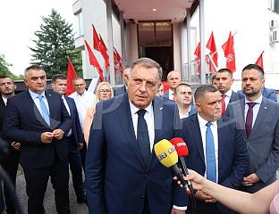 СНСД КОМПАКТНА И ЈЕДИНСТВЕНА ПОЛИТИЧКА ПАРТИЈА