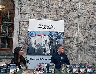 НЕЛЕ КАРАЈЛИЋ ПРЕДСTАВИО СВОЈА ДЈЕЛА И НАЈАВИО НОВИ АЛБУМ