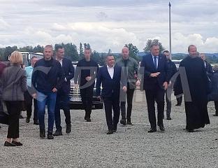 ДОДИК ПРИСУСТВУЈЕ ОСВЕШТАЊУ ХРАМА У МАНАСТИРУ КАРАНОВАЦ