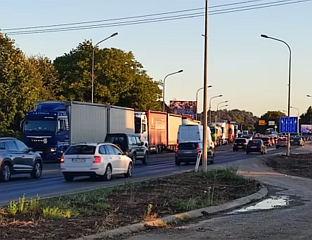 ОТЕЖАН САОБРАЋАЈ ЗБОГ БЛОКАДА ПРЕВОЗНИКА