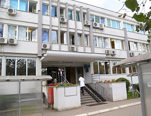 АЛЕРГИЧНИ НА АМБРОЗИЈУ ДА ИЗБЈЕГАВАЈУ ЈУТАРЊИ БОРАВАК НА ОТВОРЕНОМ