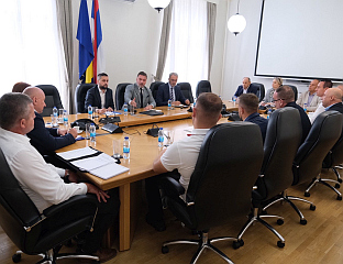 КОШАРАЦ: ПРОБЛЕМ ПРЕВОЗНИКА МОРА БИТИ ПРЕДМЕТ РАЗГОВОРА СА ЕВРОПСКОМ КОМИСИЈОМ