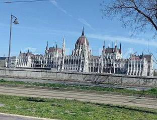 BUDAPEST - METROPOLIS OF BEAUTIFUL ARCHITECTURE AND HISTORY