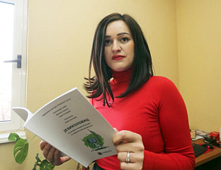 СРПСКОМ ЈЕЗИКУ ОПСТАНАК ГАРАНТУЈУ СТАТУС, БРОЈ ГОВОРНИКА И ЧВРСТА СТРУКТУРА