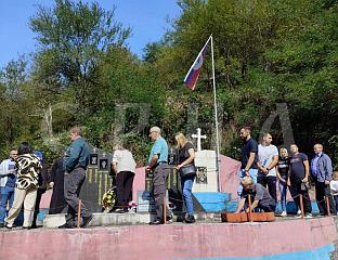 СЛУЖЕН ПАРАСТОС ЗА НАСТРАДАЛЕ СРБЕ ИЗ СЛАПАШНИЦЕ