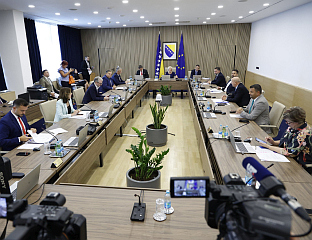 ДЕФИЦИТ У ТРГОВИНСКОЈ РАЗМЈЕНИ ПРЕХРАМБЕНИХ ПРОИЗВОДИМА 3, 8 МИЛИЈАРДИ КМ