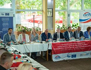 ОДРЖАН САСТАНАК ПРЕДСЈЕДНИШТАВА САВЕЗА ОПШТИНА И ГРАДОВА