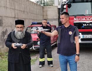 ВАТРОГАСЦИМА УРУЧЕН ДРОН, ДОНАЦИЈА ИГУМАНА МАНАСТИРА СВЕТИ НИКОЛА