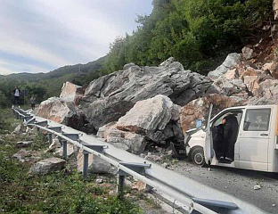 ОБУСТАВЉЕН САОБРАЋАЈ НА ПУТУ БУДВА-ЦЕТИЊЕ