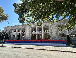 50-METER SERBIAN TRICOLOUR UNFURLED