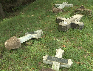 BY DEMOLISHING AND LOOTING, THEY ARE ERASING TRACES OF SERB PRESENCE IN FBiH