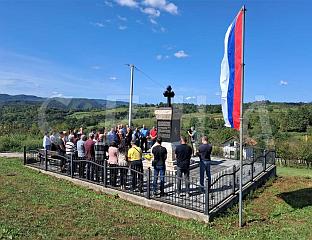 СЛУЖЕН ПАРАСТОС ЗА 16 УБИЈЕНИХ СРБА У СЕРДАРИМА