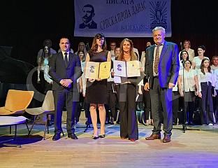 НЕДА БЈЕЛАНОВИЋ И ЛАУРА БАРНИ ДОБИТНИЦЕ НАГРАДЕ "СВЕTОЗАР ЋОРОВИЋ"