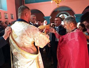 СВЕЧАНОСТ ПОЧЕЛА ЛИТУРГИЈОМ И ОБРЕДОМ ЛОМЉЕЊА СЛАВСКОГ КОЛАЧА