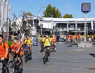 НА ШКОЛСКОЈ БИЦИКЛИЈАДИ ОКО 150 УЧЕНИКА ИЗ КОЗАРСКЕ ДУБИЦЕ И КОСТАЈНИЦЕ