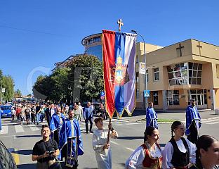 ПРОСЛАВА ГРАДСКЕ СЛАВЕ ПОЧЕЛА СЛУЖЕЊЕМ ЛИТУРГИЈЕ И ЛИТИЈОМ