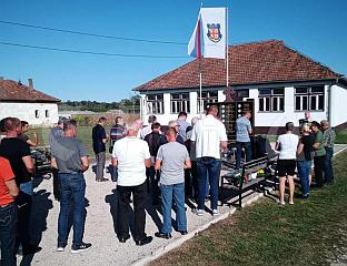 ПАРАСTОС ПОГИНУЛИМ БОРЦИМА ВРС И ЦИВИЛНИМ ЖРTВАМА РАTА У БРАНИЦИ