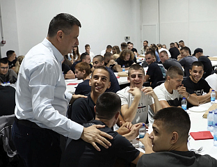 ВИШЕ ОД 300 МЛАДИХ УЧЛАНИЛО СЕ У СТРАНКУ ПРОТЕКЛОГ ВИКЕНДА