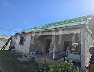 RETURNEE FAMILY RECEIVES AID FROM SRPSKA GOVERNMENT