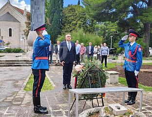 МИНИЋ ОДАО ПОШТУ ПОГИНУЛИМА СРПСКИМ БОРЦИМА