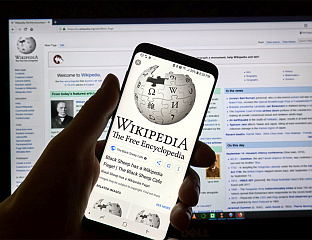 "ВИКИПЕДИЈА" ОПСТАЈЕ УПРКОС ШИРЕЊУ ВЈЕШТАЧКЕ ИНТЕЛИГЕНЦИЈЕ