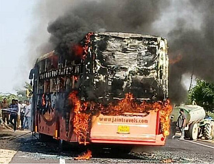 ЗАПАЛИО СЕ АУТОБУС У РАЏАСТАНУ, ПОГИНУЛО 19 ЉУДИ