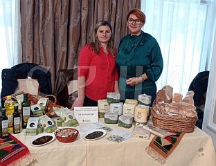 ПОДРЖАТИ ЖЕНЕ НА СЕЛУ ДА БИ СЕ ВИДЈЕЛО КОЛИКО МОГУ И КОЛИКО СУ СПОСОБНЕ