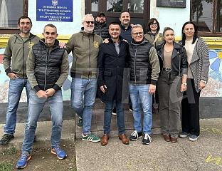ИTАЛИЈАНСКА ФОНДАЦИЈА ОБЕЗБИЈЕДИЛА 23.000 КМ ЗА САНАЦИЈУ СTОЛАРИЈЕ И ФАСАДЕ ШКОЛЕ