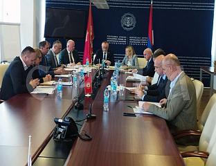 ПОЧЕЛА СЈЕДНИЦА О ИЗНОСУ НАЈНИЖЕ ПЛАТЕ У ИДУЋОЈ ГОДИНИ