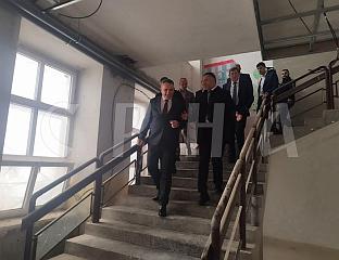 МИНИЋ ПОСЈЕТИО ОСНОВНУ ШКОЛУ "НИКОЛА ТЕСЛА" У ДЕРВЕНТИ