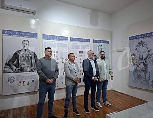 ОТВОРЕНА ИЗЛОЖБА О СРПСКИМ ОДЛИКОВАЊИМА