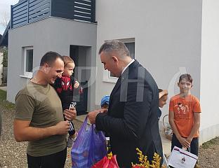 МИНИЋ ПОСЈЕТИО ПОРОДИЦУ ПРОДИЋ