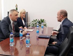 ПОЧЕО САСТАНАК ПРЕМИЈЕРА СРПСКЕ СА РУКОВОДСТВОМ ОПШТИНЕ