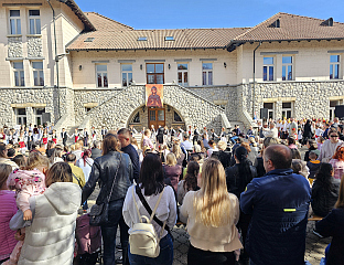ДЈЕЧИЈА ФОЛКЛОРНА СМОТРА У ЧАСТ ПРАЗНИКА СВЕТЕ ПЕТКЕ