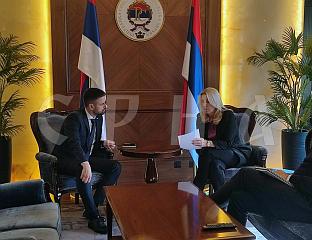 ЗБОГ НЕУСВАЈАЊА БУЏЕТА БиХ СВИМ ОШТЕЋЕНИМ РАДНИЦИМА ПОМОЋИ СА 1.000 КМ