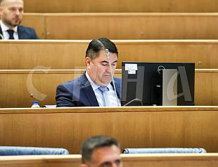 ВУЈИЧИЋ: СНСД И СРПСКИ КЛУБ УЛОЖИЛИ ПЕТ АМАНДМАНА КОЈИМА ЈЕ ПОПРАВЉЕН БУЏЕТ