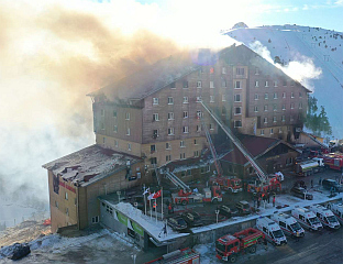 ИЗРЕЧЕНО 11 КАЗНИ ДОЖИВОТНОГ ЗАТВОРА ЗБОГ ПОЖАРА У ХОТЕЛУ