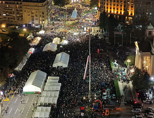 ВУЧИЋ: ПОНОСАН НА СРБИЈУ, ПОЗИВ ЗА ДИЈАЛОГ ОСТАЈЕ