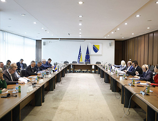 РАЗМИЈЕЊЕНИ СТАВОВИ О ЕВРОПСКОМ ПУТУ БиХ