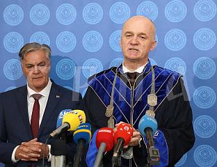 ГАЈАНИН: ЗА ПОЛА ВИЈЕКА ДИПЛОМУ СТЕКЛО 50.000 СТУДЕНАТА