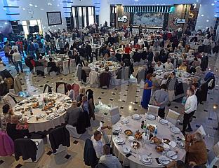 МЛАДИ ДА ОСТАНУ У СВОЈОЈ ЗЕМЉУ, ДА ЈЕ ЕКОНОМСКИ ЈАЧАЈУ, А ДЕМОГРАФСКИ ПОДМЛАЂУЈУ