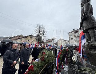 ПОЛОЖЕНИ ВИЈЕНЦИ СТРАДАЛИМ СРПСКИМ БОРЦИМА У МИТРОВДАНСКИМ БИТКАМА