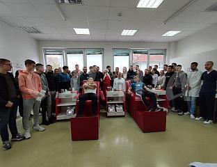 ЗА ТРОДНЕВНУ АКЦИЈУ ДАВАЊА КРВИ ПРИЈАВЉЕНО ВИШЕ ОД 80 СРЕДЊОШКОЛАЦА