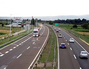 НЕСМЕТАНО ОДВИЈАЊЕ САОБРАЋАЈА, ОПРЕЗ НА ДИОНИЦАМА КРОЗ УСЈЕКЕ