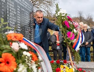 ПРИЈЕ 82 ГОДИНЕ УСТАШЕ ЗВЈЕРСКИ УБИЛЕ 162 СРБА ИЗ СЕЛА РАКОВАЦ