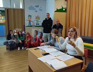 РАДНИЦИ ВРТИЋА ТРАЖЕ ЗАРАЂЕНЕ ПЛАТЕ И ПОШТОВАЊЕ ОД ГРАДА КАО ОСНИВАЧА