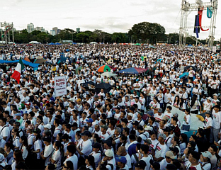 МАСОВНЕ ДЕМОНСТРАЦИЈЕ У МАНИЛИ ЗБОГ КОРУПЦИЈЕ