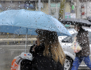 КИША НА ЈУГУ, СНИЈЕГ НА ПЛАНИНАМА