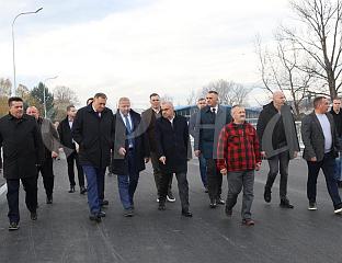 МИНИЋ И ДОДИК НА ГРАДИЛИШТУ НОВОГ МОСТА У НАСЕЉУ ЧЕСМА