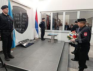 СЛУЖЕН ПАРАСТОС ЗА 24 ПОГИНУЛА ПРИПАДНИКА ПОЛИЦИЈСКЕ УПРАВЕ